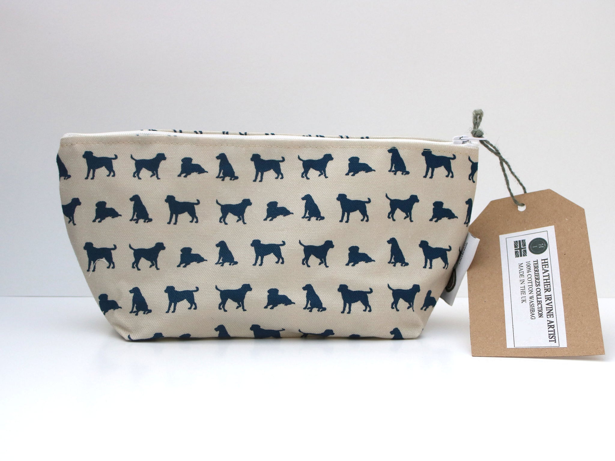 Labrador dog washbag/zipped pouch